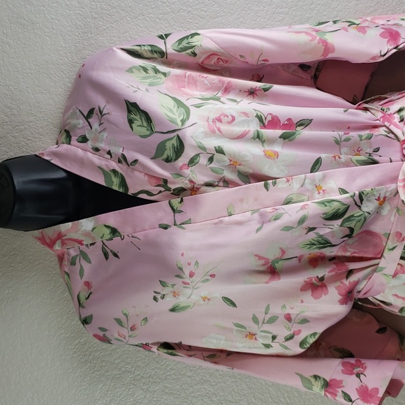 Soho Apparel | Women's Floral Self-Tie Robe Sz M - Picture 3 of 9